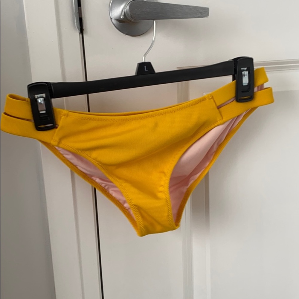 Mustard bikini set - Picture 8 of 13